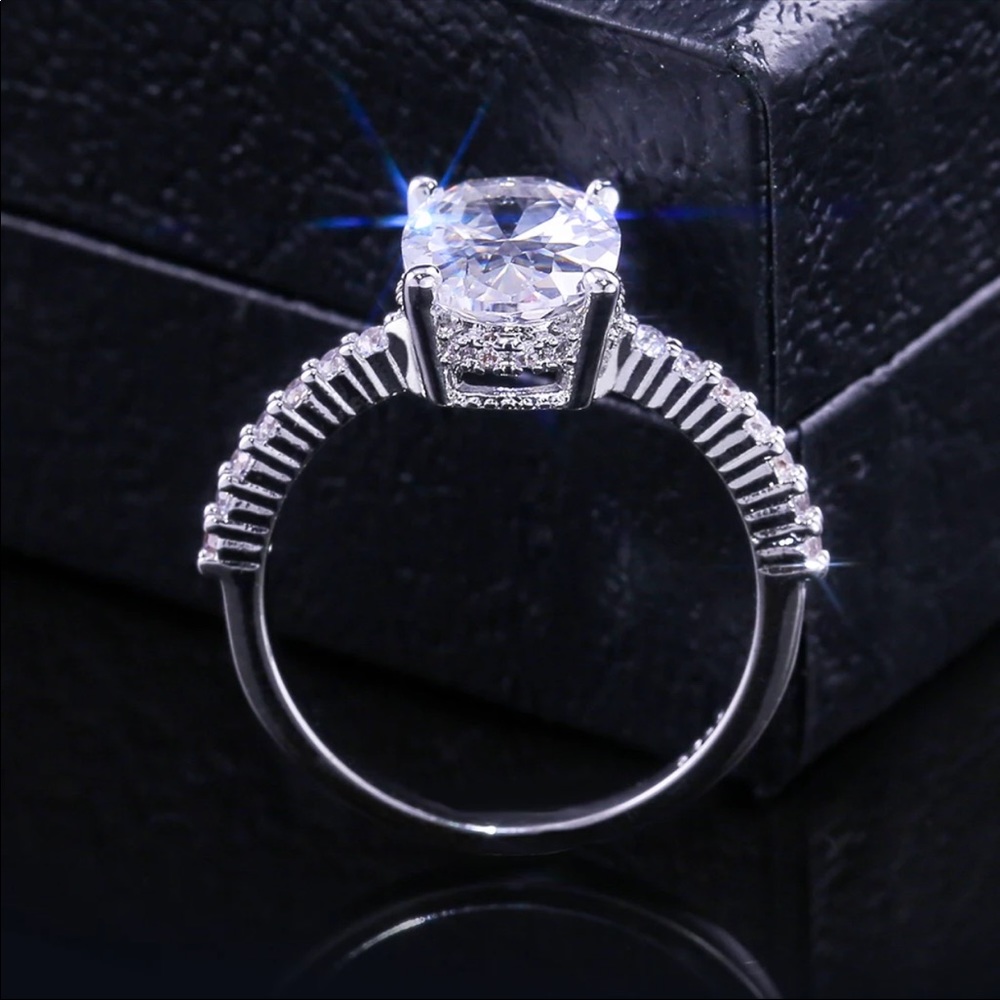 *NEW*925 Silver Oval Cut Diamond Ring 💍 - Picture 5 of 6